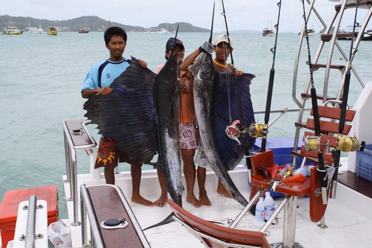 Fishing Day Trip to Raya Island by fishing boat