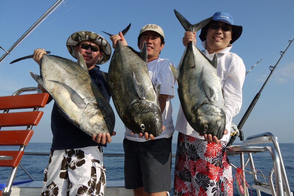 Fishing Day Trip to Raya Island by fishing boat