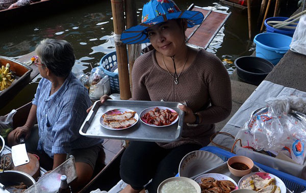 Floating Market Combined Rose Garden Tour
